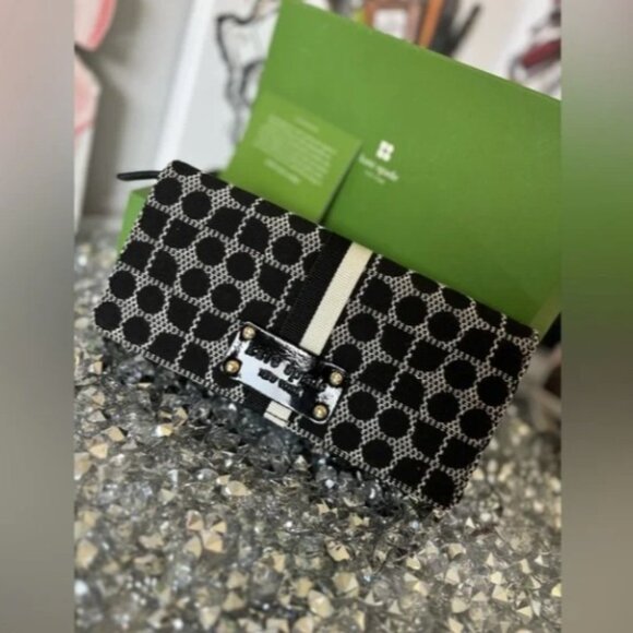 Kate Spade Black & White Adrienne Signature Print Wallet NWOT - Picture 2 of 12